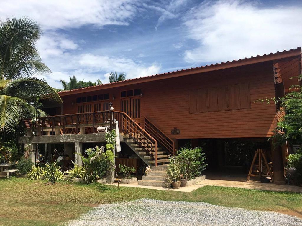 Saduemuenghomestay Phrae Buitenkant foto